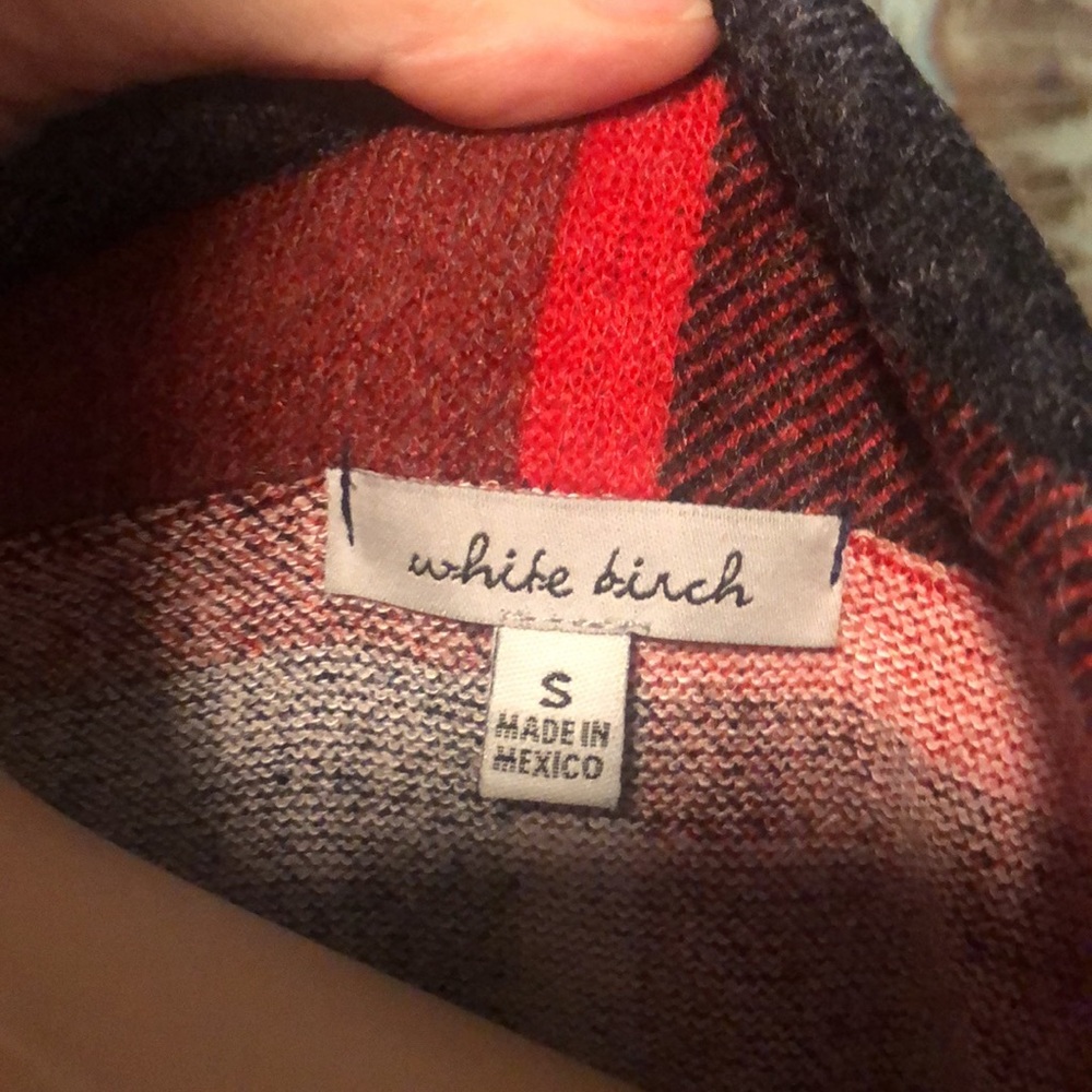 White birch Long sleeve plaid top. Small. - Picture 5 of 6